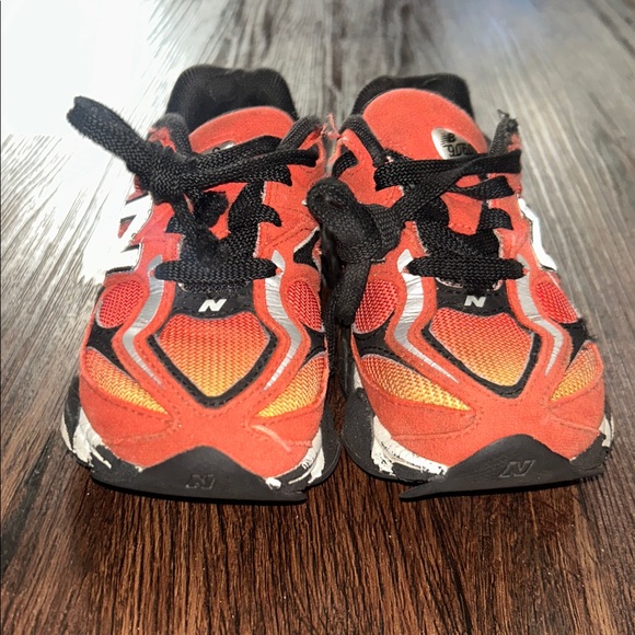 New Balance 9060 DTLR 'Fire Sign', little kids size 12 shoes READ DESCRIPTION - Picture 2 of 8